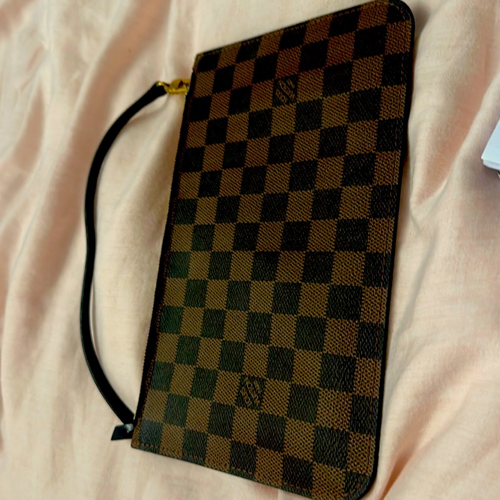 Louis Vuitton Neverfull Pouch